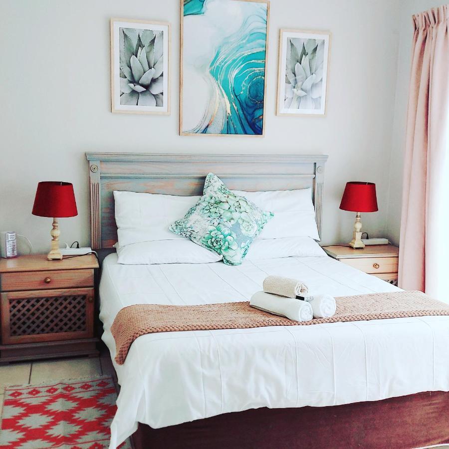 The Coelacanth Guest House And Beach Thyme Self Catering Kiddʼs Beach Esterno foto