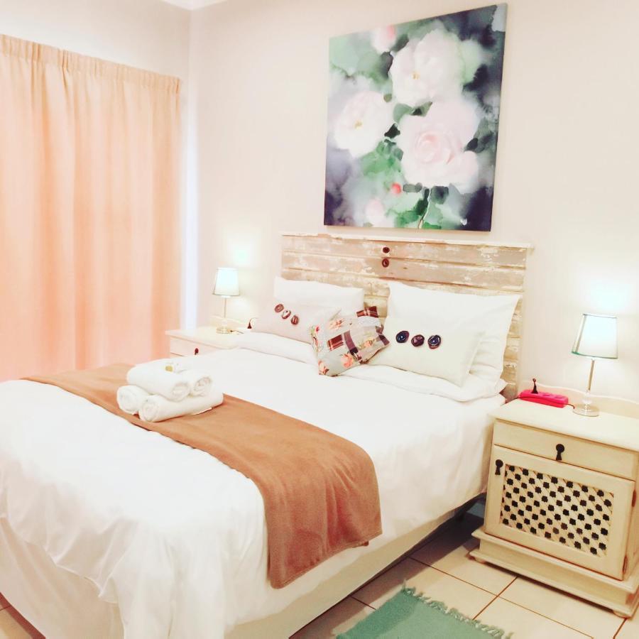 The Coelacanth Guest House And Beach Thyme Self Catering Kiddʼs Beach Esterno foto