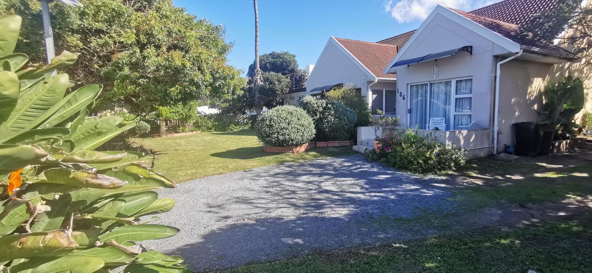 The Coelacanth Guest House And Beach Thyme Self Catering Kiddʼs Beach Esterno foto